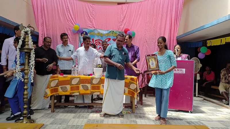 പ്രമാണം:42085 prathibhasangamam 10.jpg