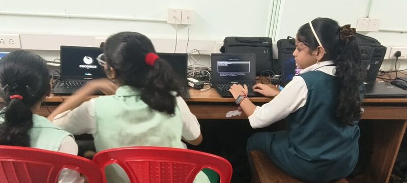 പ്രമാണം:43085 os 1.jpeg