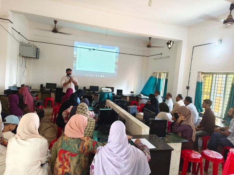 പ്രമാണം:47068 parents.jpeg