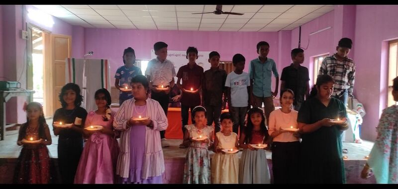 പ്രമാണം:BS25 ALP 46040 1.jpg