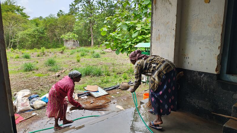 പ്രമാണം:12028-kgd-cleaning26 4.jpg