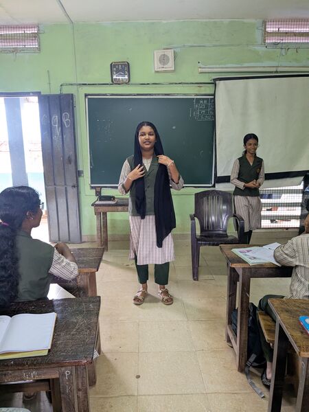 പ്രമാണം:12039 meet the candidate1.jpg