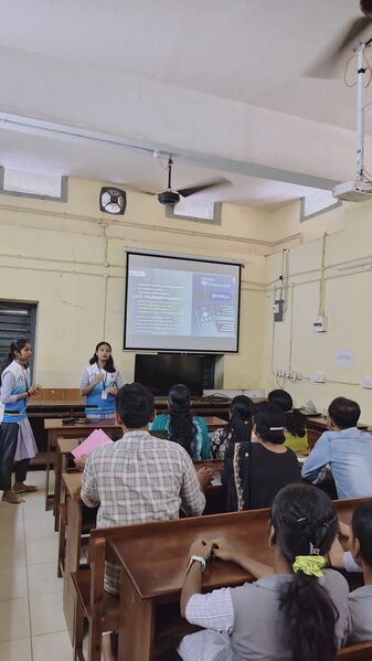 പ്രമാണം:12055-KGD--LK-AIT .jpg