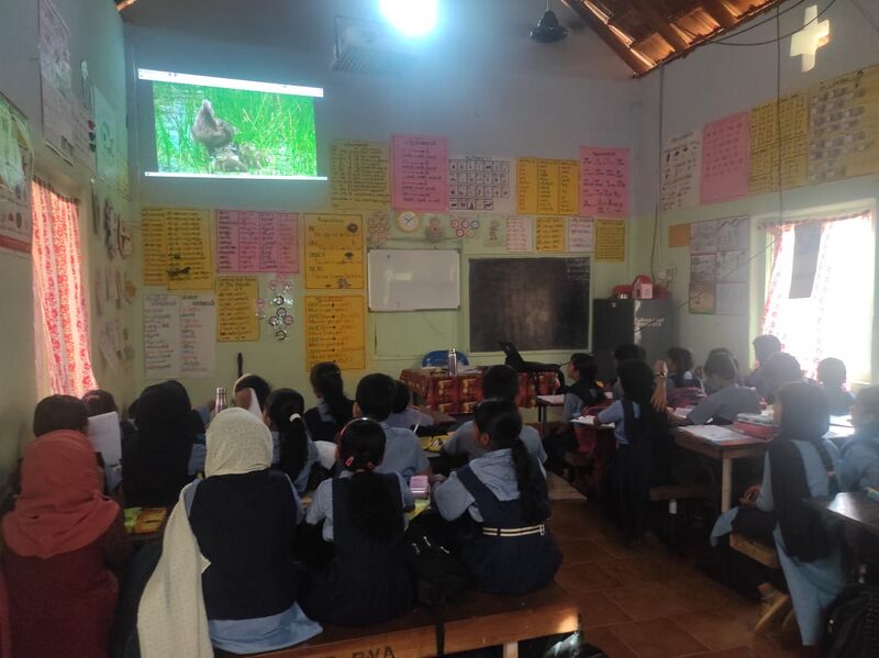 പ്രമാണം:14767 hitech presntation 1.jpg