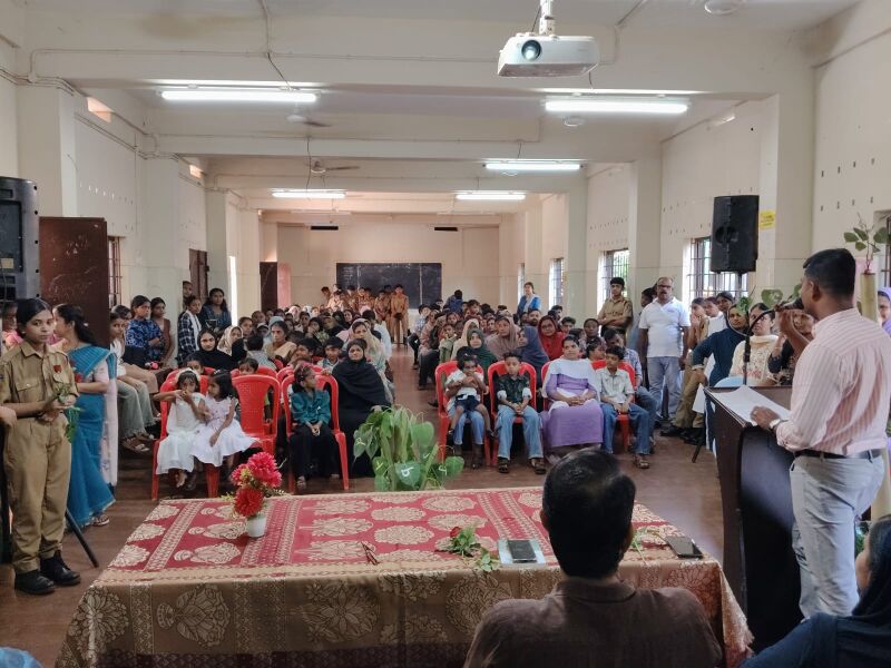 പ്രമാണം:17004 Opening Day 04.jpeg