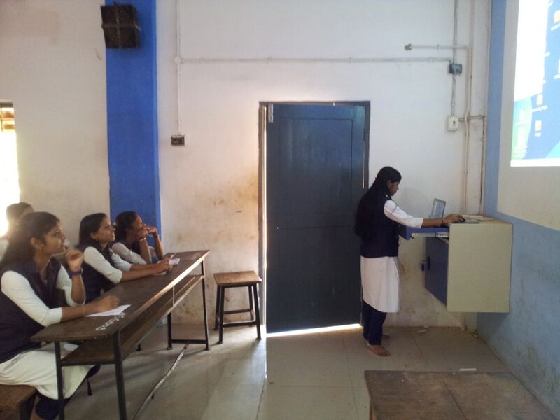 പ്രമാണം:19068 IT CLASS 2 SSLC2.jpg