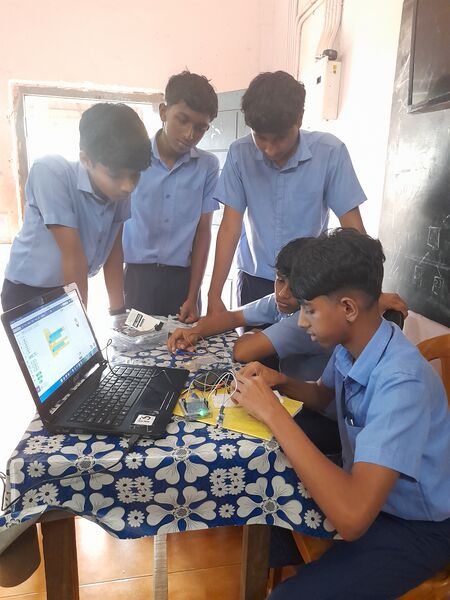 പ്രമാണം:28024 robotics 23-26.jpg