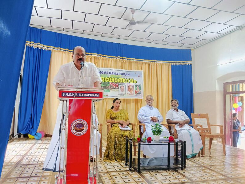 പ്രമാണം:31066 merit day 05.jpg