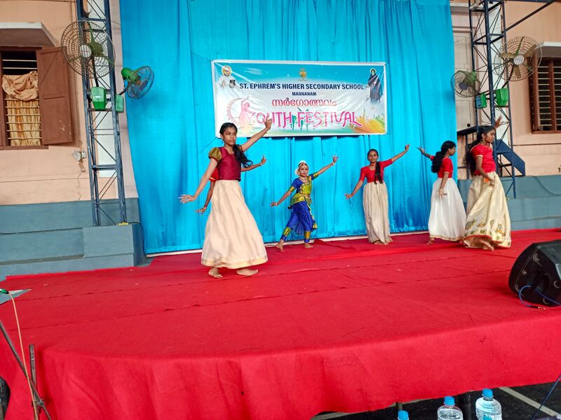 പ്രമാണം:33035 kalosavam 20243.jpeg