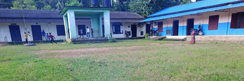 പ്രമാണം:40050 School photo 9.jpeg