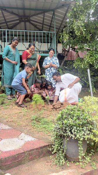 പ്രമാണം:42522 parishhithi dinam.JPG