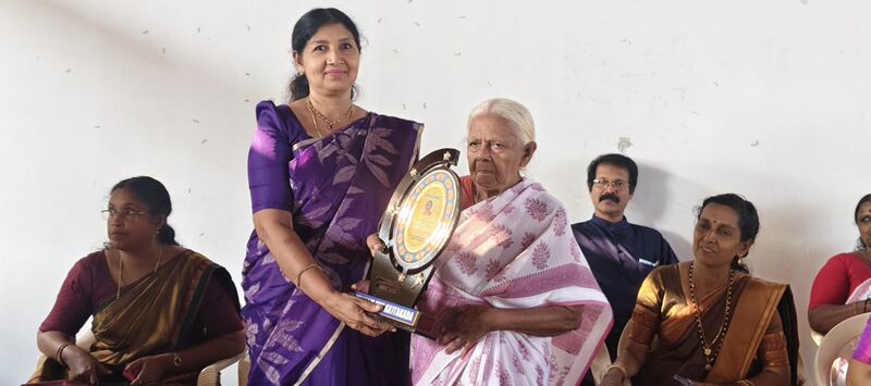 പ്രമാണം:44018 rm 5.jpg