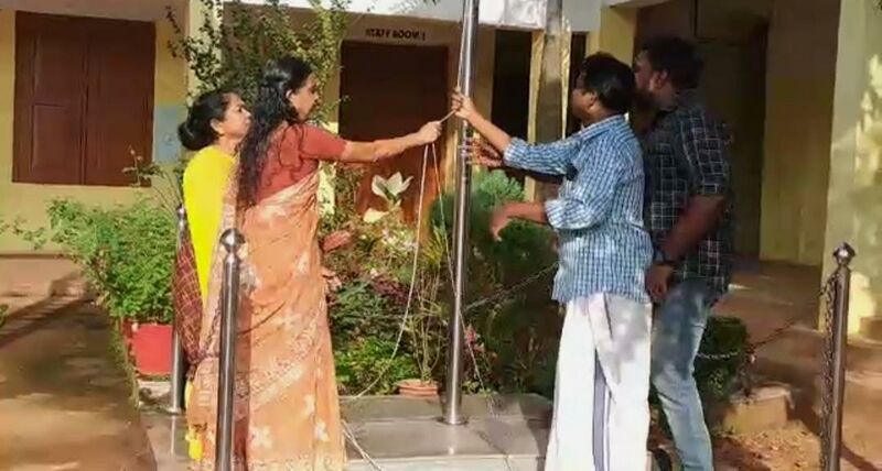 പ്രമാണം:44018republic 6.jpg