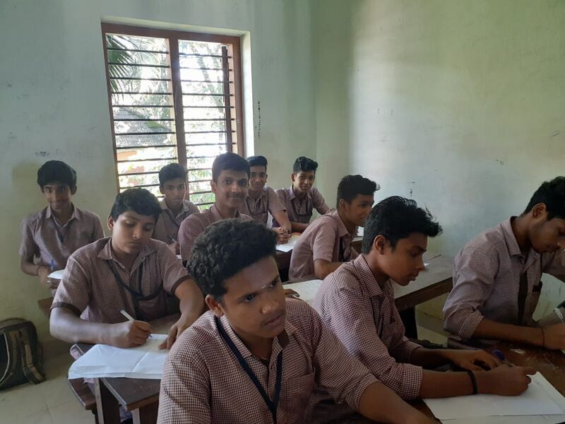 പ്രമാണം:44055 class old12.jpg