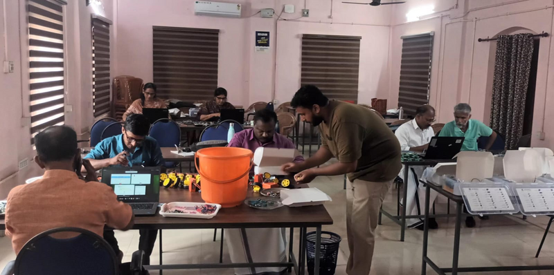 പ്രമാണം:Advanced Robotic Kit Testing.png