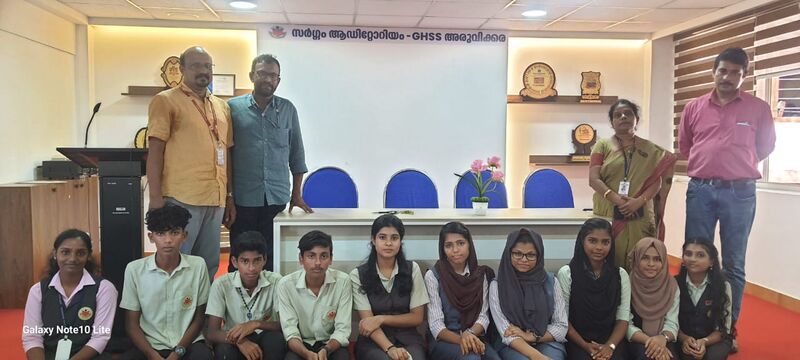 പ്രമാണം:Parla 1.jpeg