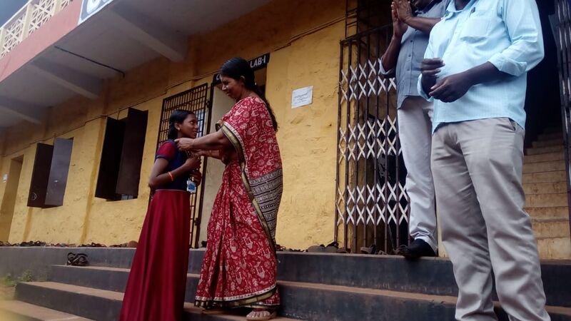 പ്രമാണം:ഐഡൻറിറ്റി കാർഡ് വിതരണം.jpg