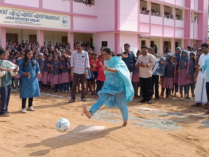 പ്രമാണം:21012-PKD-GOAL 2026-KICK OFF 2.jpg