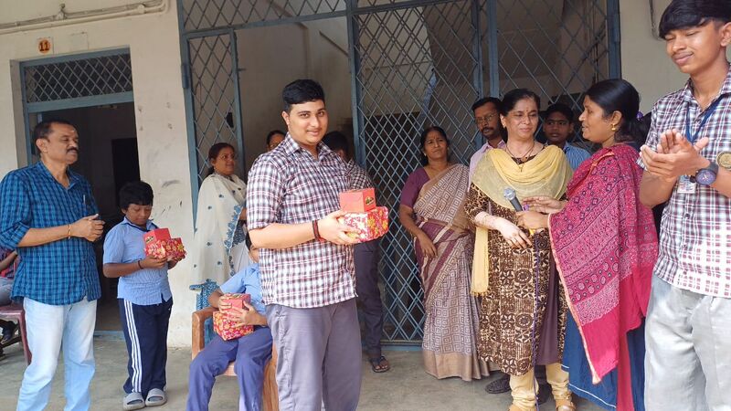 പ്രമാണം:21060 bhinnaseshidinam2.jpg