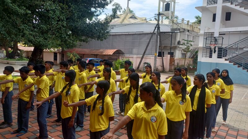 പ്രമാണം:26043 LK Freedom.jpg