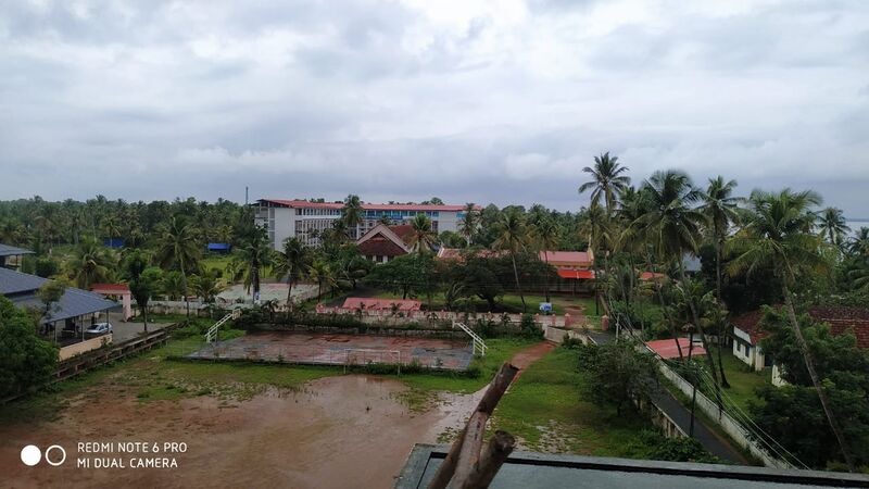 പ്രമാണം:34035 SCHOOL.jpeg