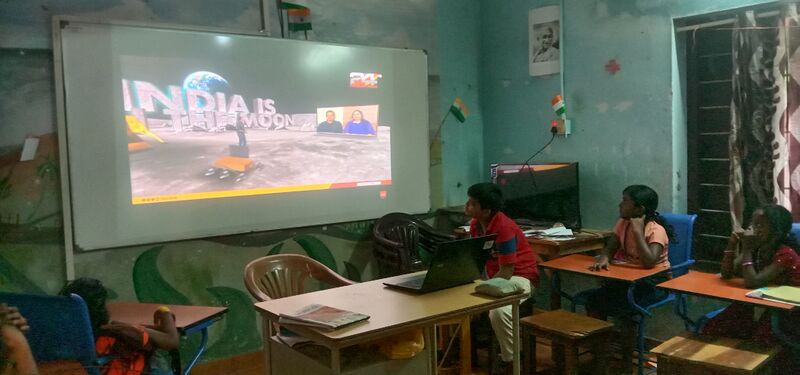 പ്രമാണം:38550 hightech photo.jpg