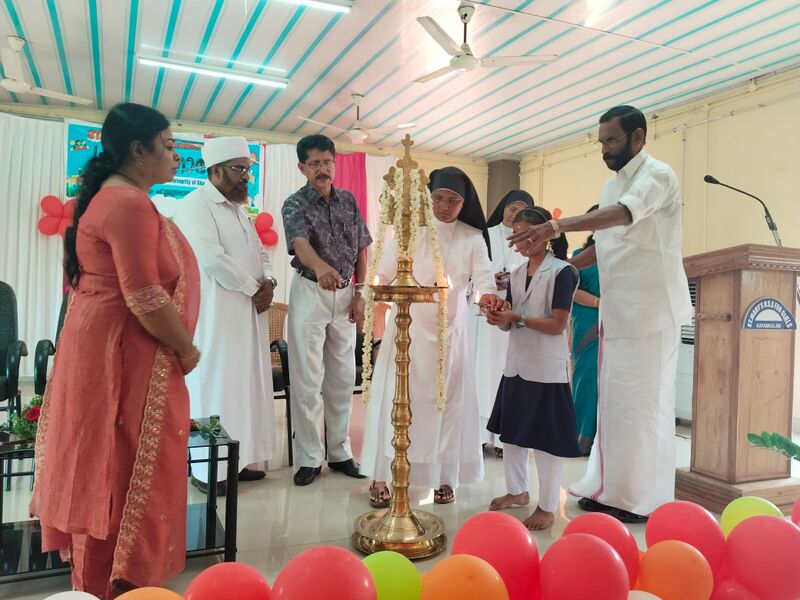 പ്രമാണം:3 pravesanolsavam.jpeg