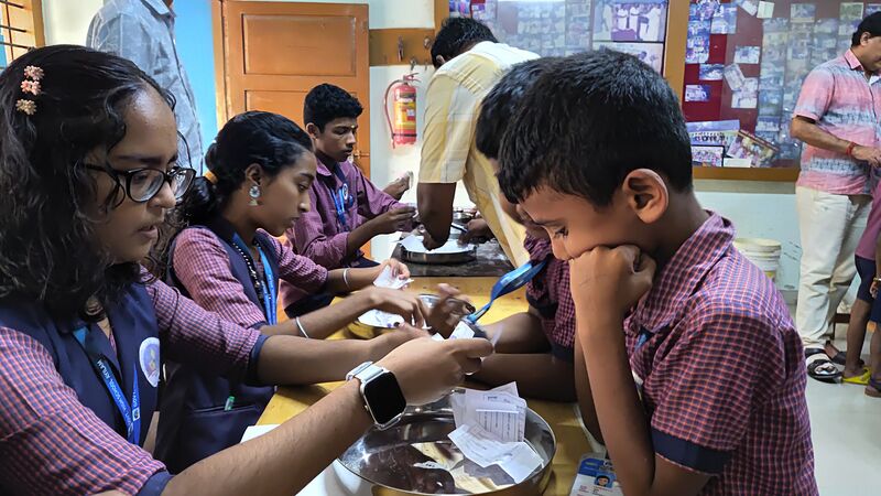 പ്രമാണം:42085 elect 5.jpg