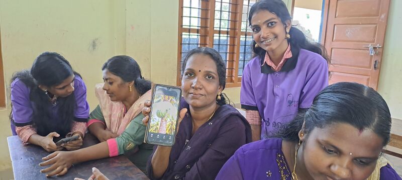 പ്രമാണം:44055 AI parents batch1.jpg