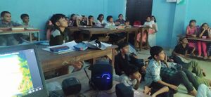 48414- vedio-watching 1.jpg