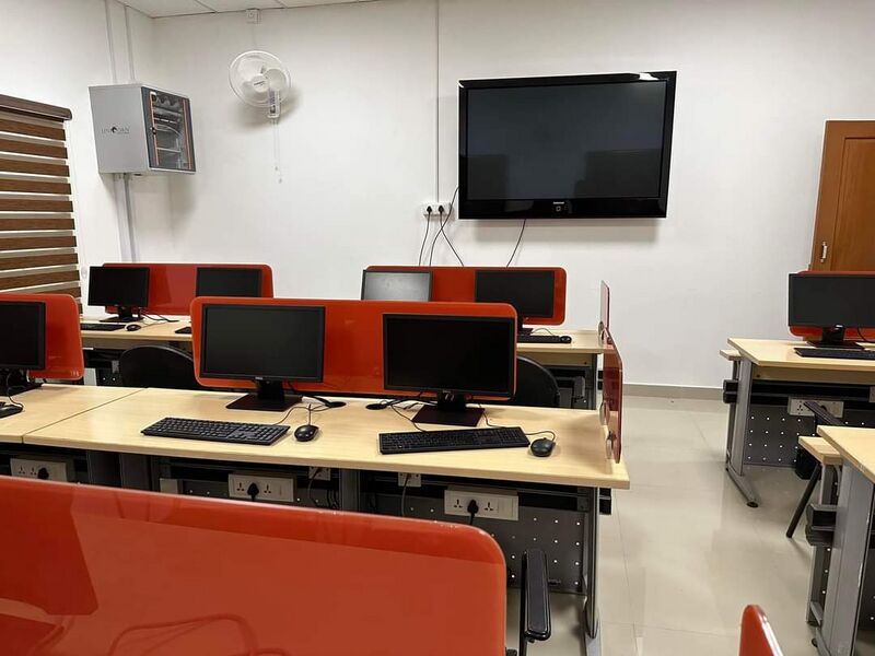 പ്രമാണം:Hi Tech School Photo.jpg