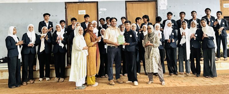 പ്രമാണം:16079 schoolcamp5.jpeg