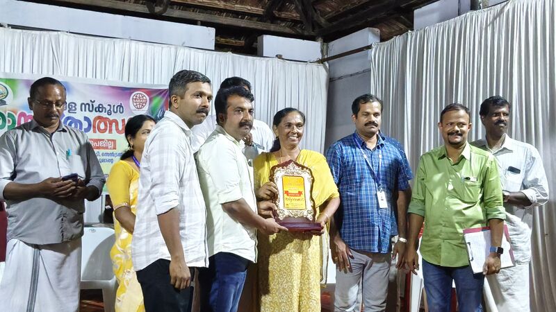 പ്രമാണം:IT മേള winners.jpg