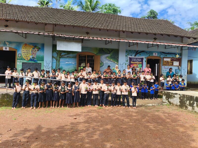 പ്രമാണം:Koottukarkkoru thei.jpg