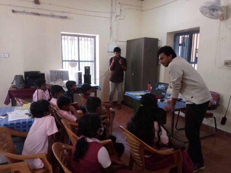 പ്രമാണം:Solar system 3.jpeg