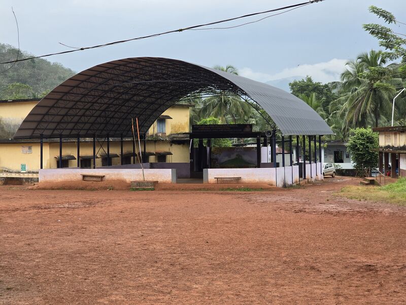 പ്രമാണം:12067 schoolAuditorium.jpg