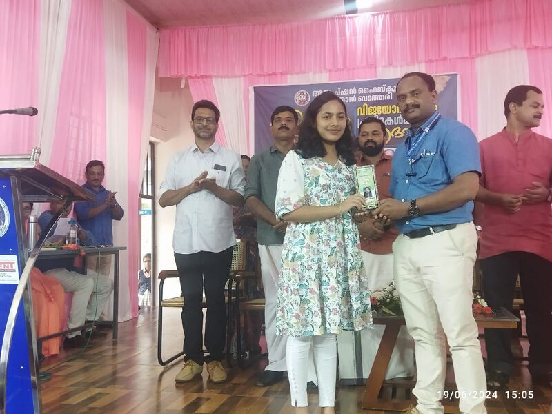 പ്രമാണം:15051 sslc vijayolsavam 2.jpg