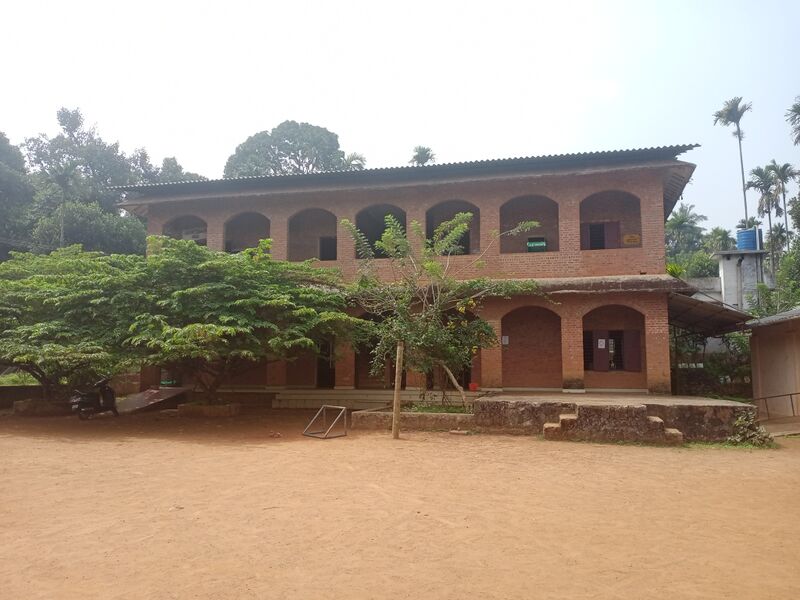 പ്രമാണം:15218 school.jpg