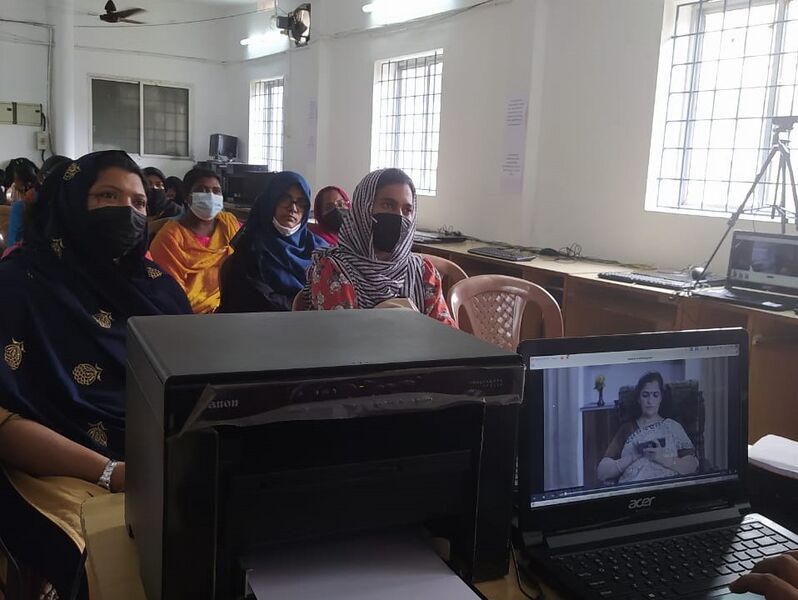 പ്രമാണം:26082-EKM-LKCS22-2 - Headmaster darul.jpg