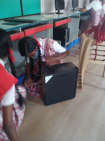 പ്രമാണം:41068 hardware3.jpeg