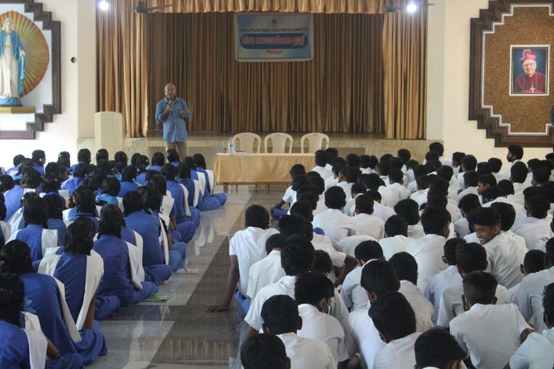 പ്രമാണം:Legal service 35052 22 (4).JPG