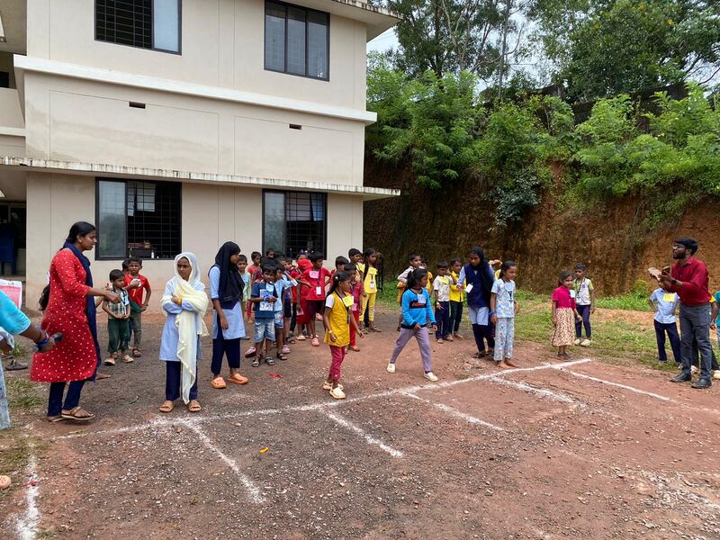 പ്രമാണം:RUNNING RACE LP KIDDIES.jpg