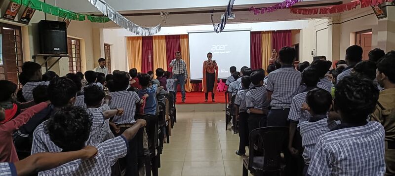 പ്രമാണം:15062 R pledge.jpg