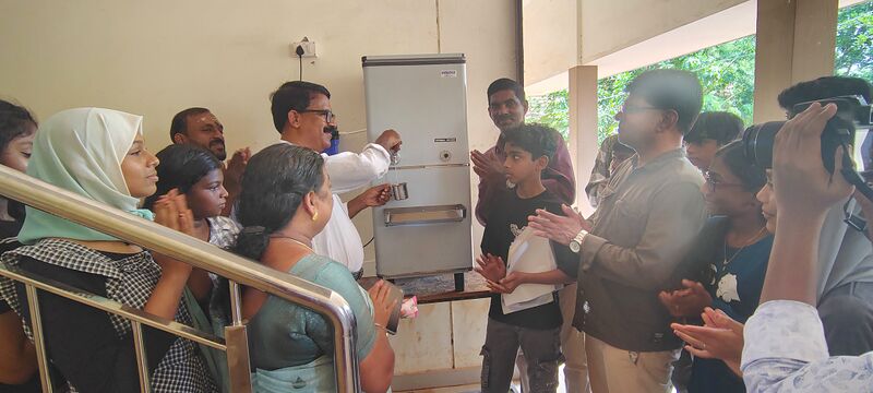 പ്രമാണം:19050 water cooler.jpg