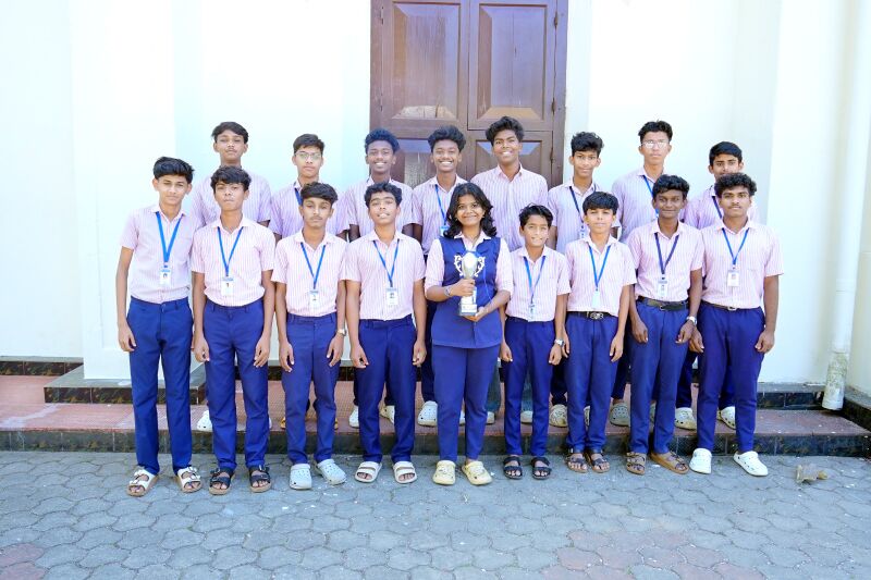 പ്രമാണം:32501 State Arts Fest Participants.jpg