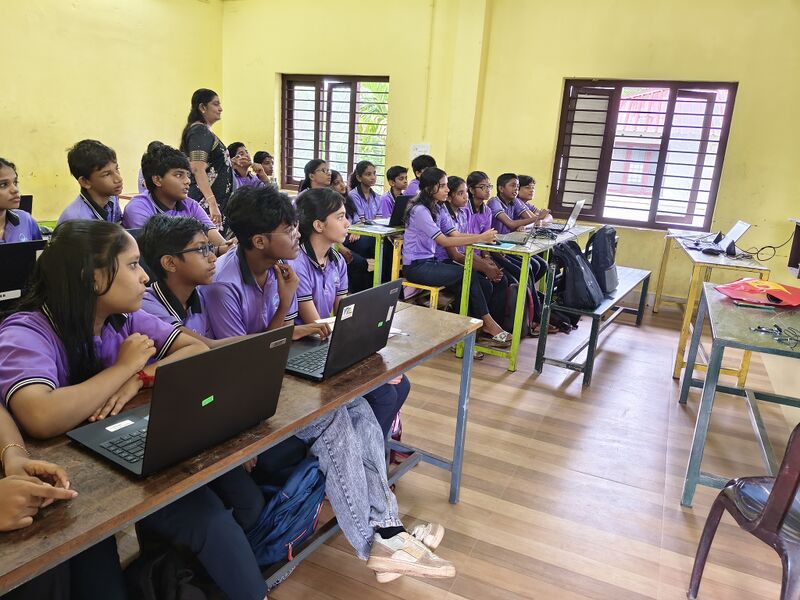 പ്രമാണം:35011 ALP SCHOOLCAMPPHASEI24-28.jpg