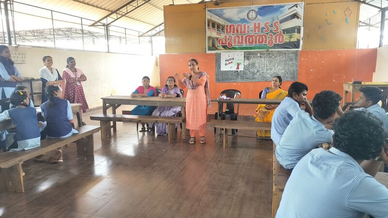 പ്രമാണം:42039 mathsclinic 2025-26 5.resized.jpg