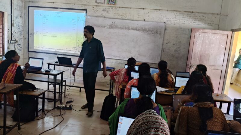 പ്രമാണം:Drcmlp training 8 27.jpg