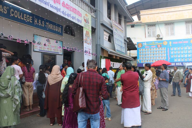 പ്രമാണം:KSK2026-22050-21-22-23-24-OFFSTAGE5-SREEHARI V.jpg