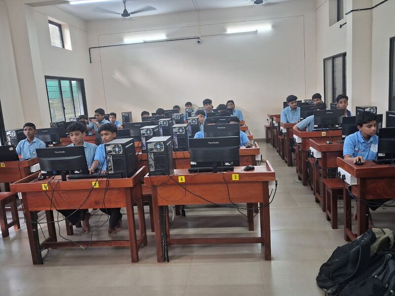 പ്രമാണം:LK ENTRANCE.jpg